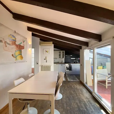 Attico San Vitale City Center Daire *