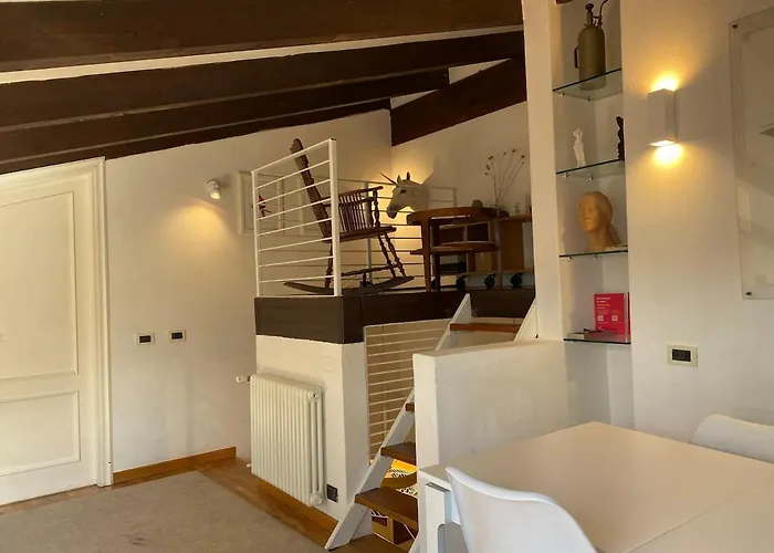 Attico San Vitale City Center Daire