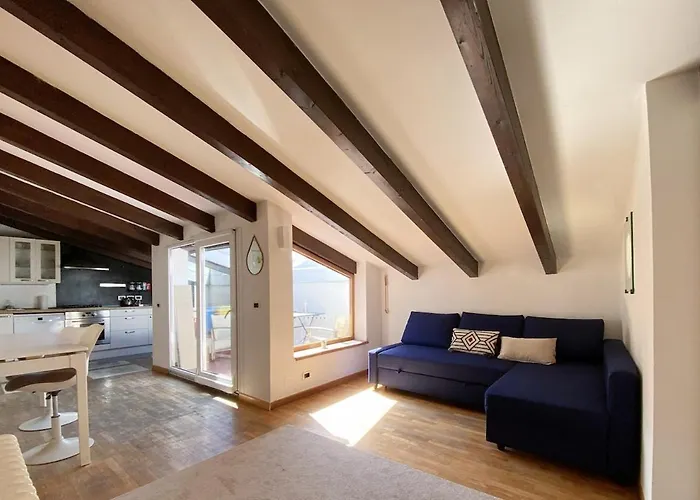 아파트 Attico San Vitale Center *
